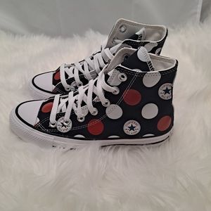 NWOT Converse Black/University Red sz 3.5